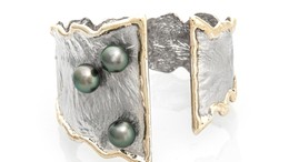 Thumb dancing pearls cuff   cropped