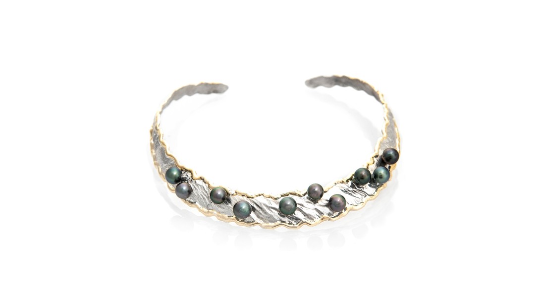 Lg image dancing pearls collar   cropped