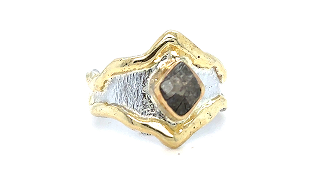 Lg image uncut diamond octahedron
