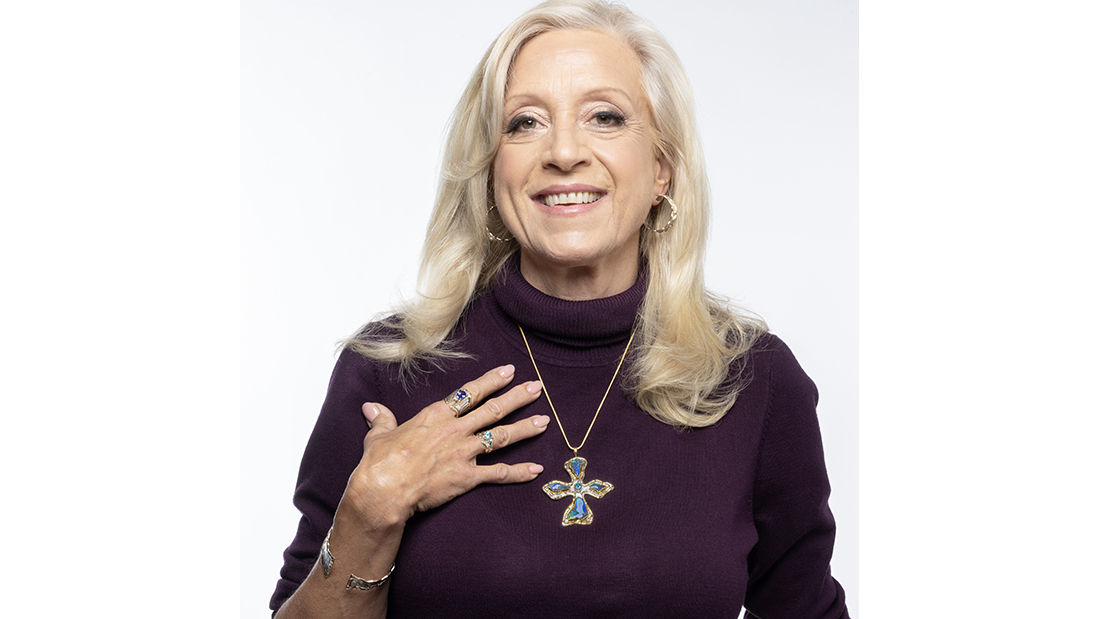 Lg image shelli reba cross 1100